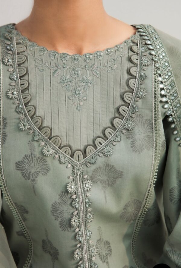 Baroque 3PC Stitched EMBROIDERED JACQUARD LAWN UF-311 - Image 3