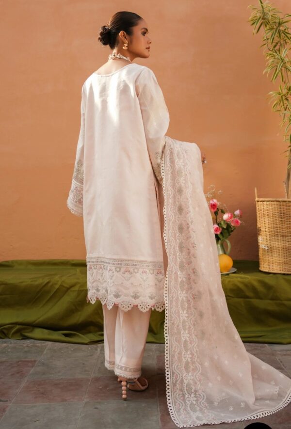 BAROQUE 3PC STITCHED EMBROIDERED SWISS LAWN - Image 3