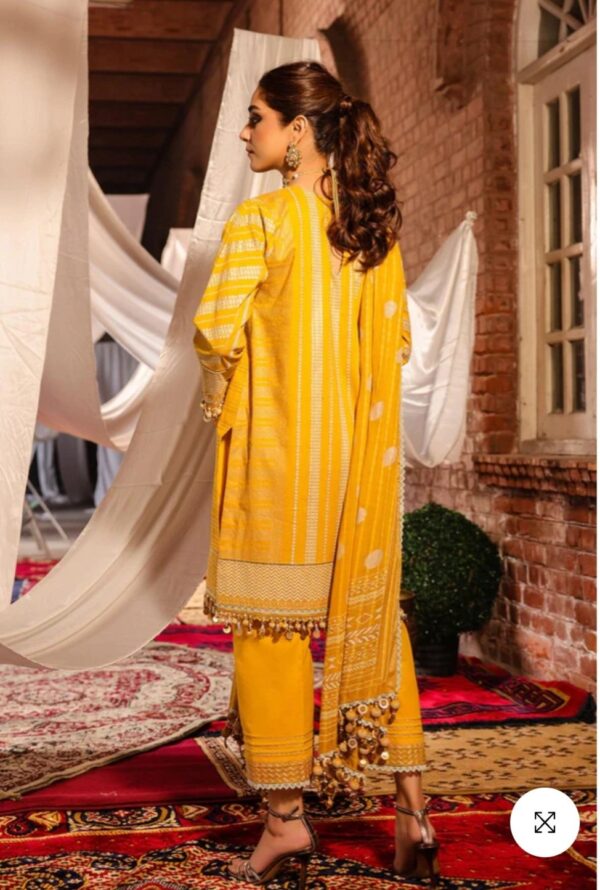 Alkaramstudio Stitched 3 Pc Embroidered One Way Slub Suit With Tarkashi Zari Lawn Dupatta - Image 3